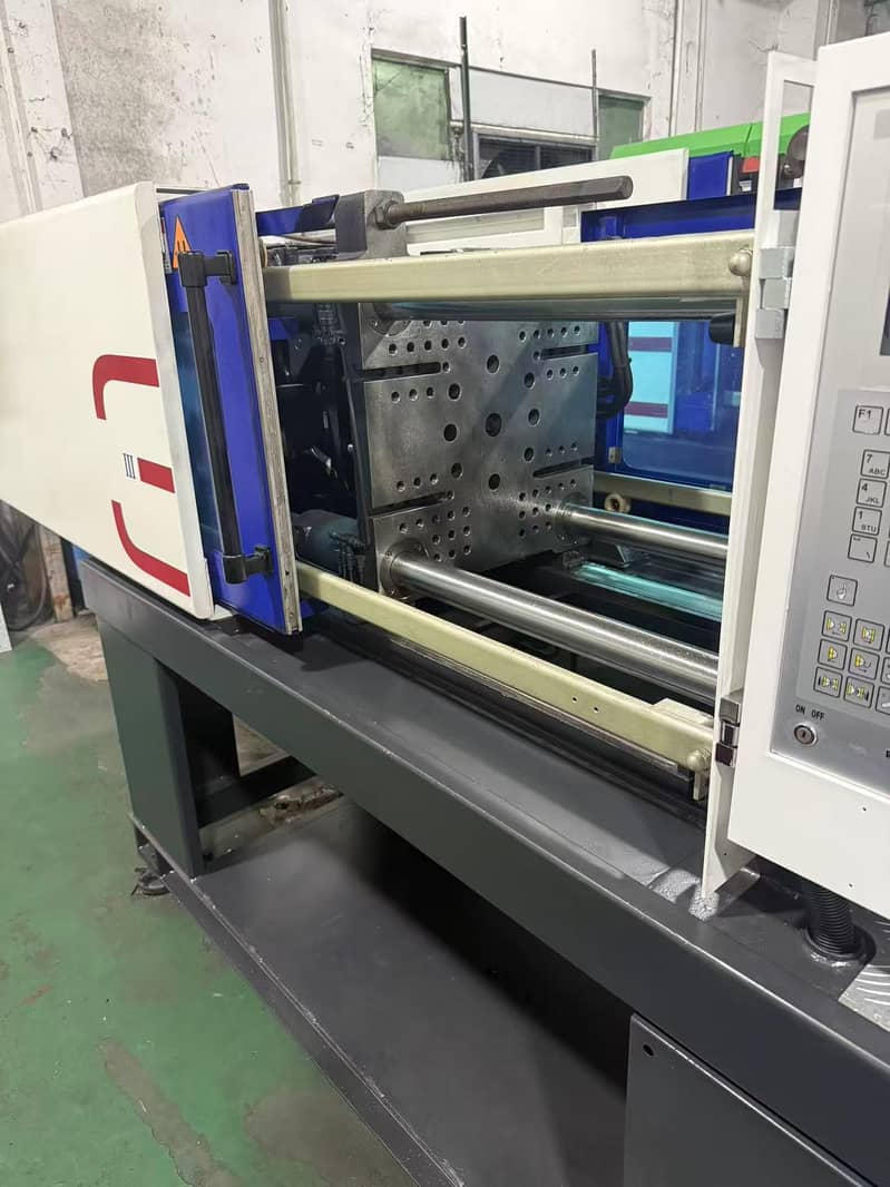 injection moulding machine 6