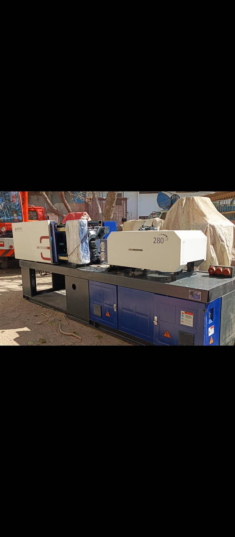injection moulding machine 17
