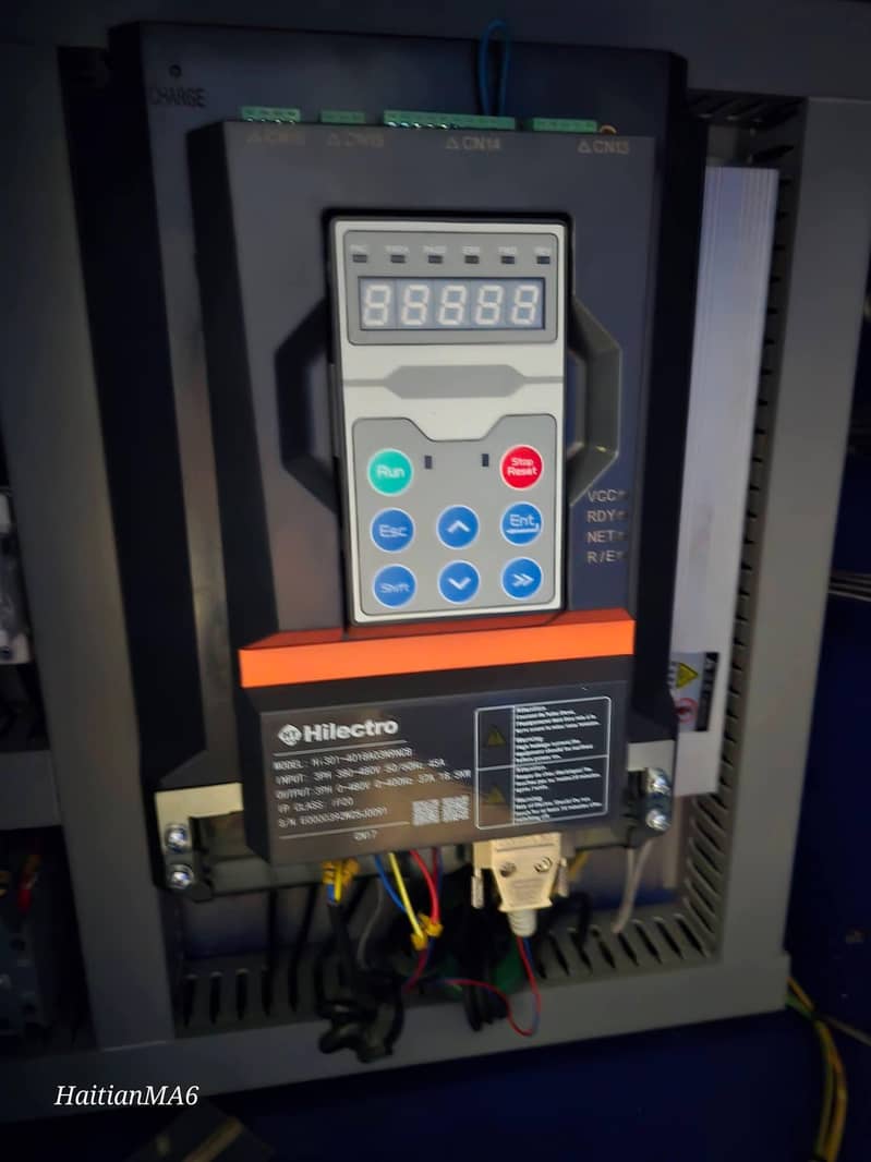 injection moulding machine 19