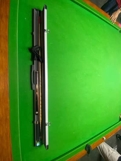 Paradon short hand cue for sale with almunium box