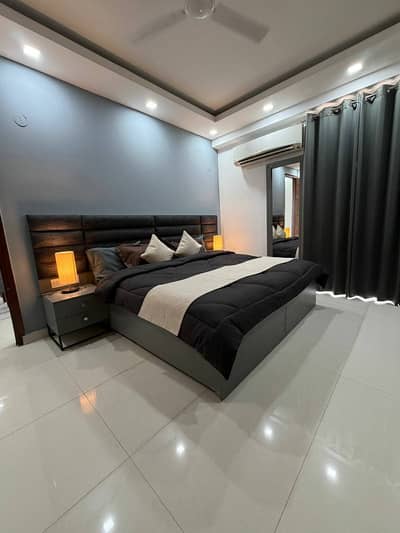 One bedroom apartment per day available Gulbug green Islamabad lukurya furnished apartment