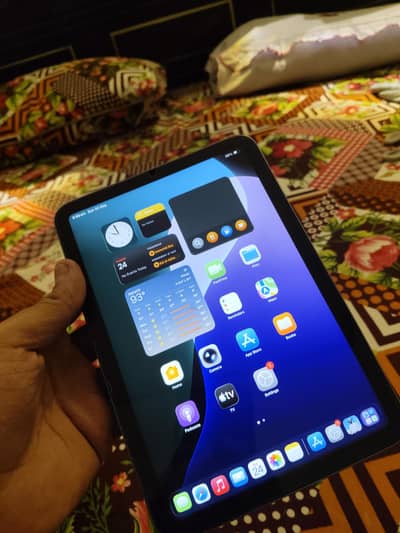 iPad Mini 6 (64GB) Wi-Fi – 10/10 Condition