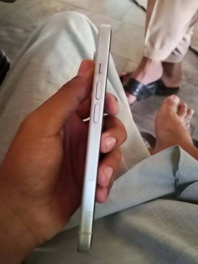 Apple iPhone 15