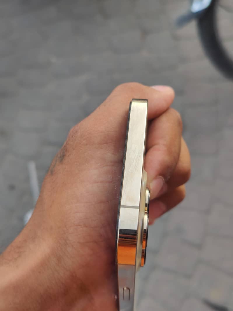 IPHONE 13PRO MAX 4