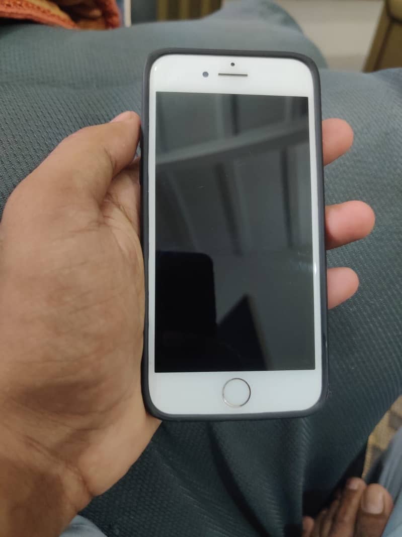 Apple iPhone 7 4