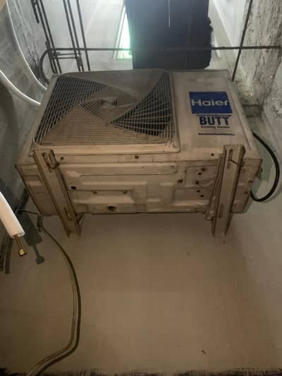 inverter Ac Haier 1.50 tan good condition urgent sale 03128960009