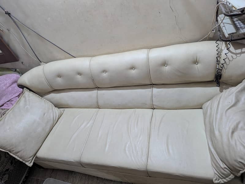 5 seater Sofa 0