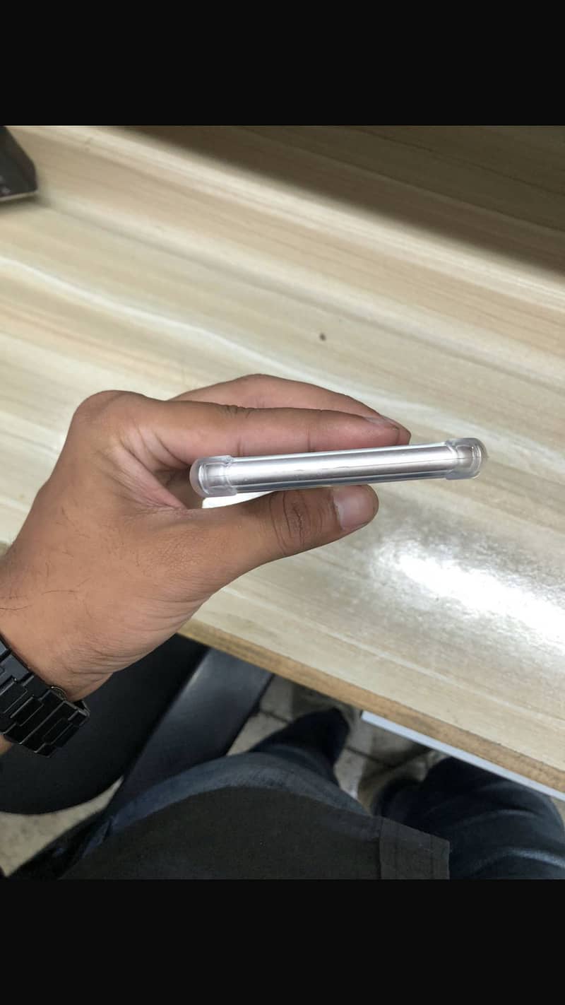 Apple iPhone 7 Plus 1