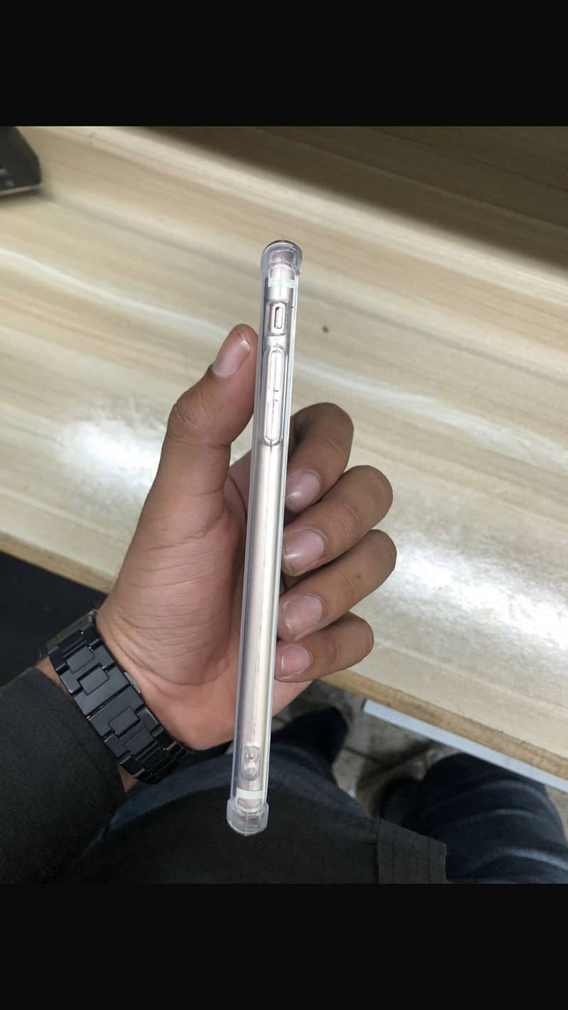 Apple iPhone 7 Plus 4