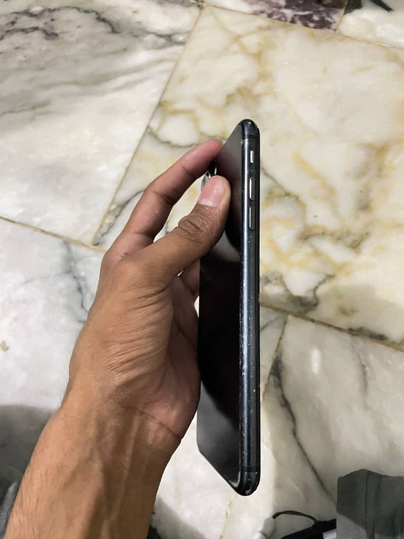 Apple iPhone 7 Plus 1