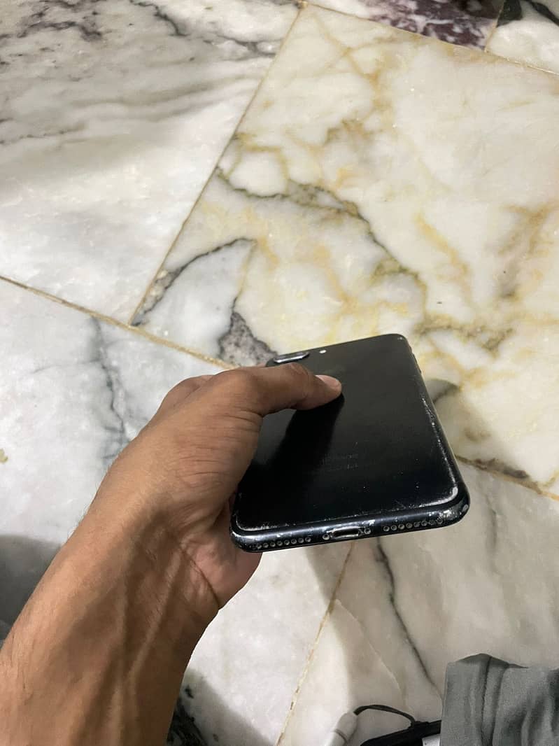 Apple iPhone 7 Plus 4
