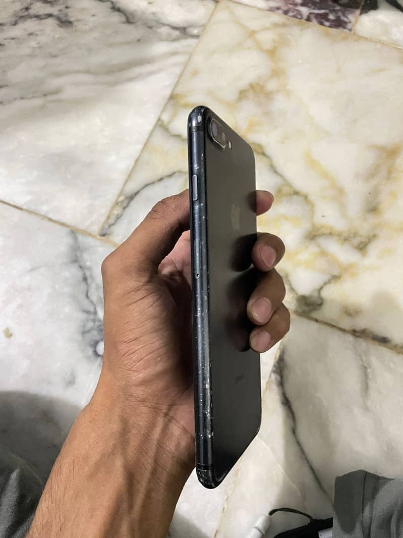 Apple iPhone 7 Plus 5