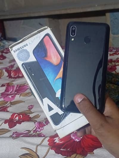 Samsung a20 3/32 with box