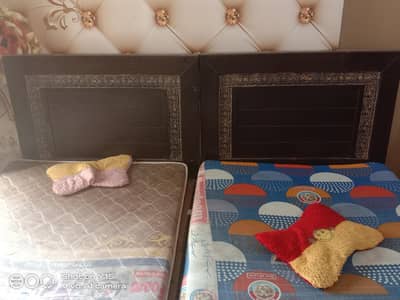 2 single bed with metress