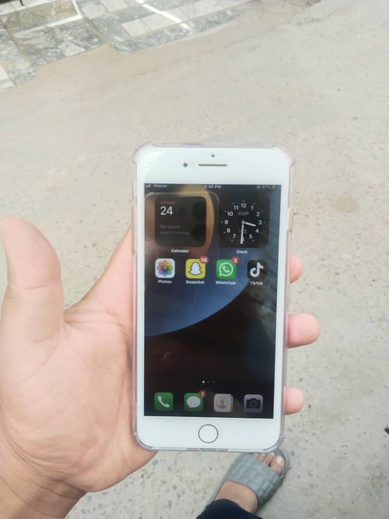 Apple iPhone 7 Plus 0