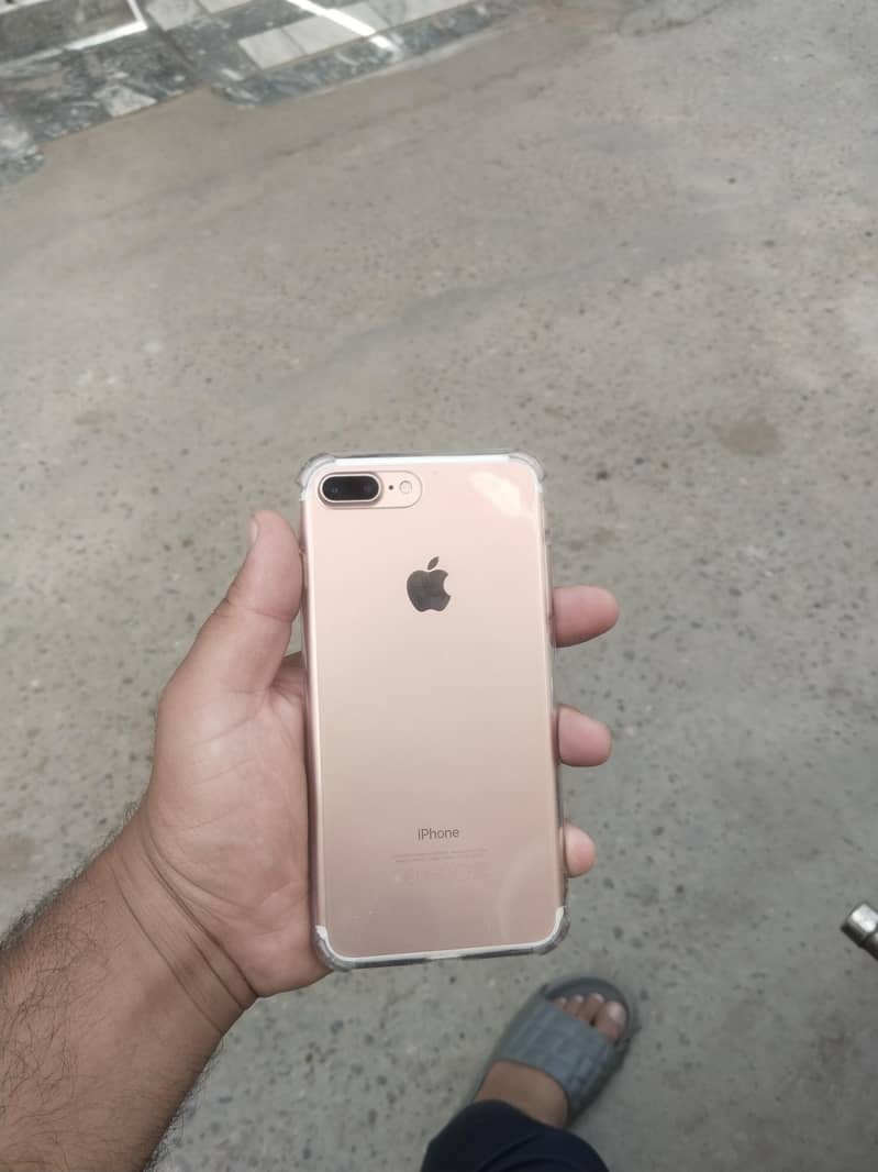 Apple iPhone 7 Plus 1