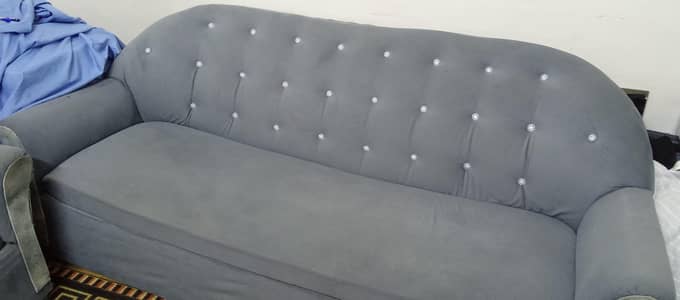 Elegant 3 Seater Sofa with Diamond Design