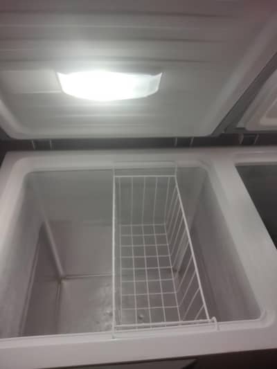 i m selling deep freezer
