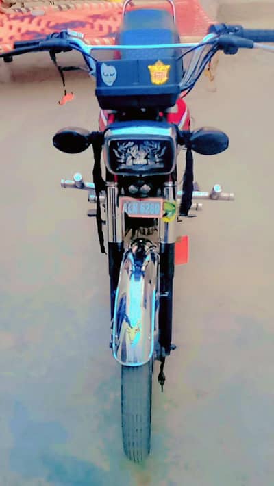 Honda 125 for sale in good condition 10/10