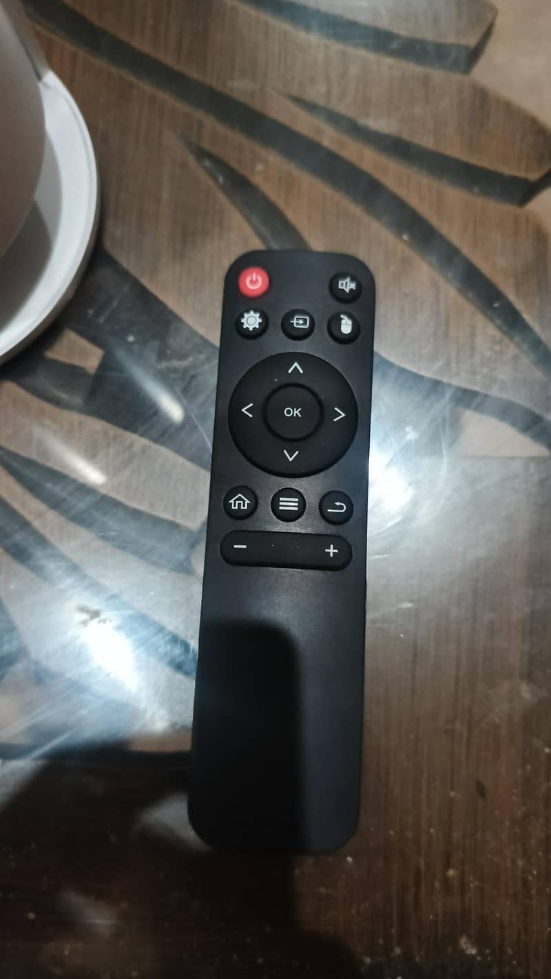 HY300pro projector 2