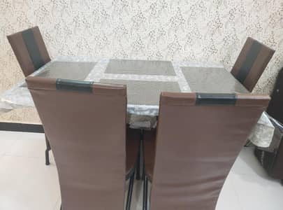 Dinning table with chairs