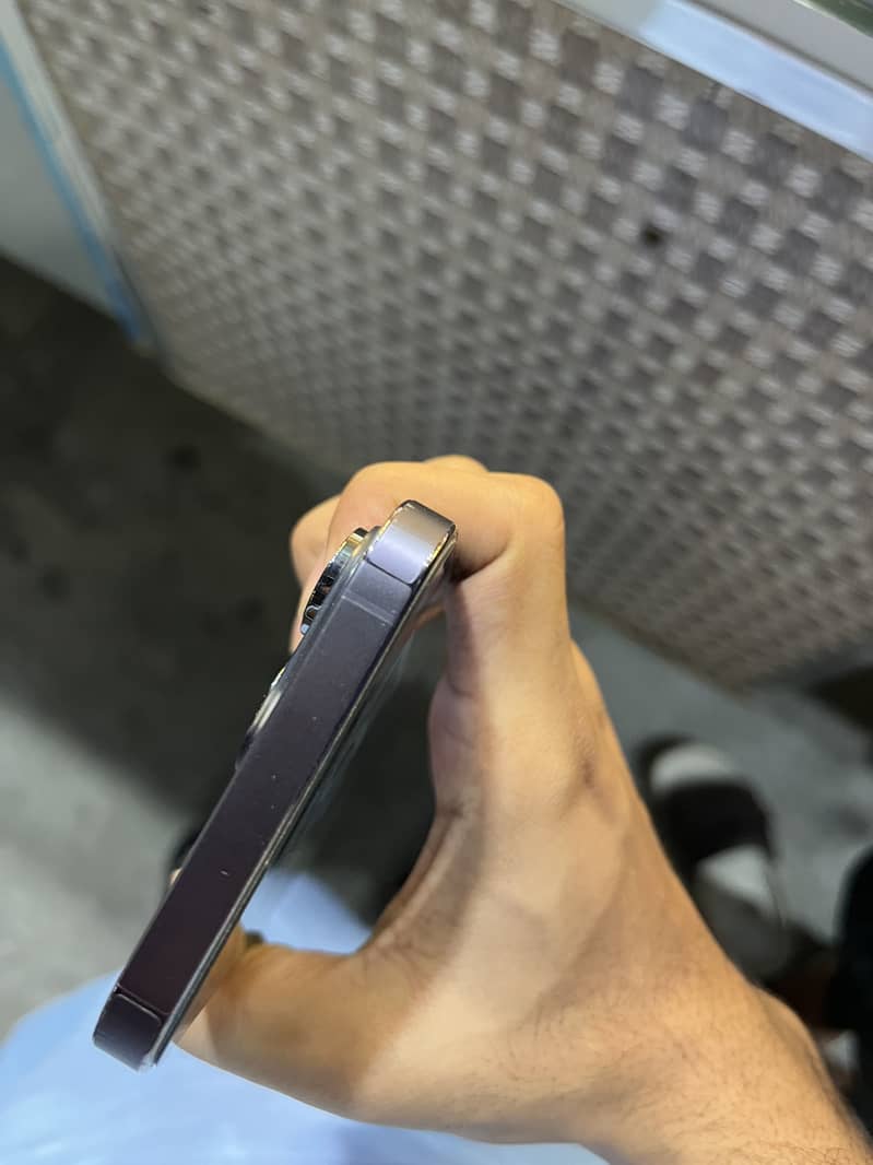 Iphone 14pro max 2