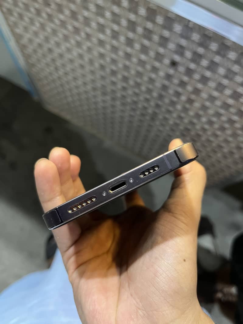 Iphone 14pro max 5