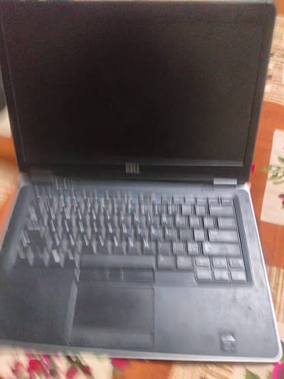 Dell Cor I 5, 4th generation,500gb, 4gb 128 ssd