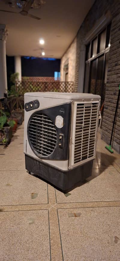 In runing condition working motor and waterpump