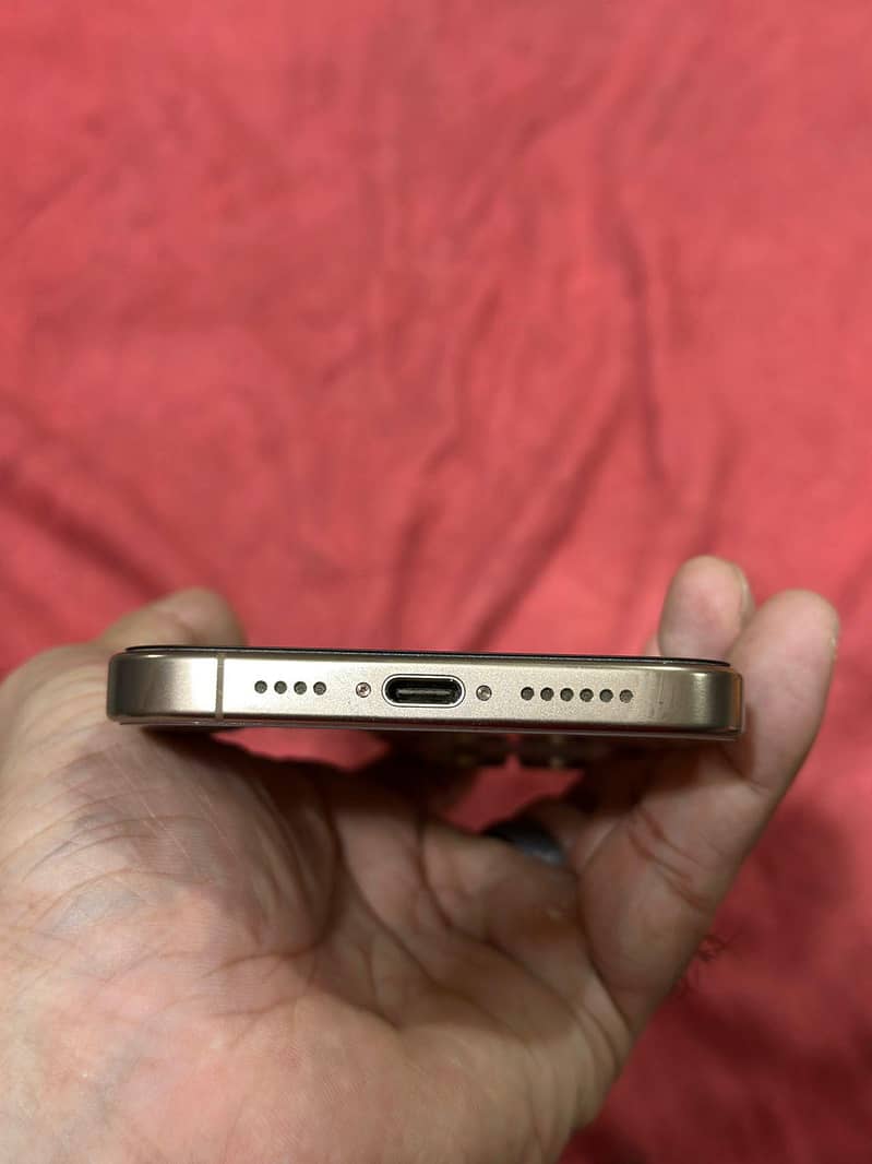 iPhone 16 pro max 2