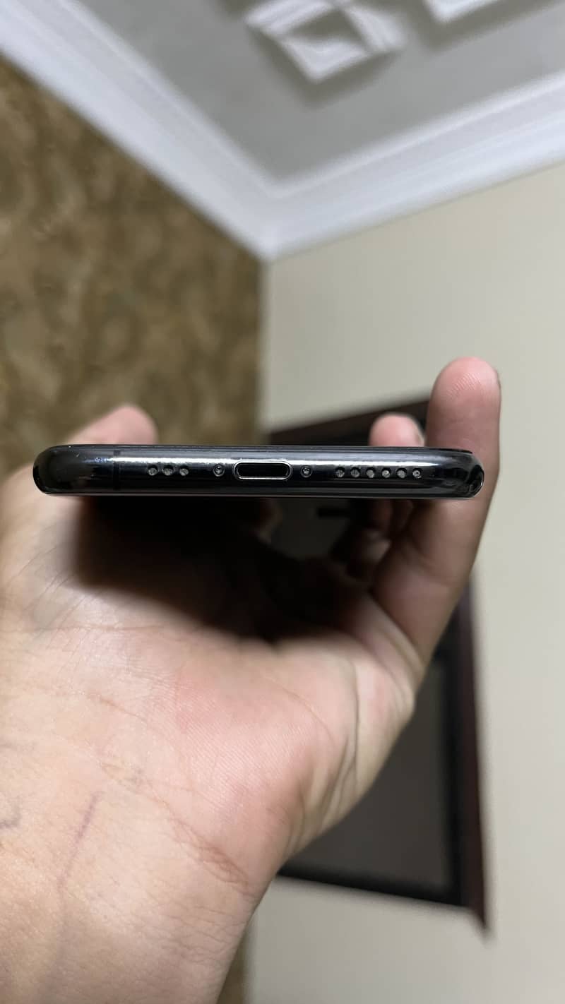 IPHONE XS 4