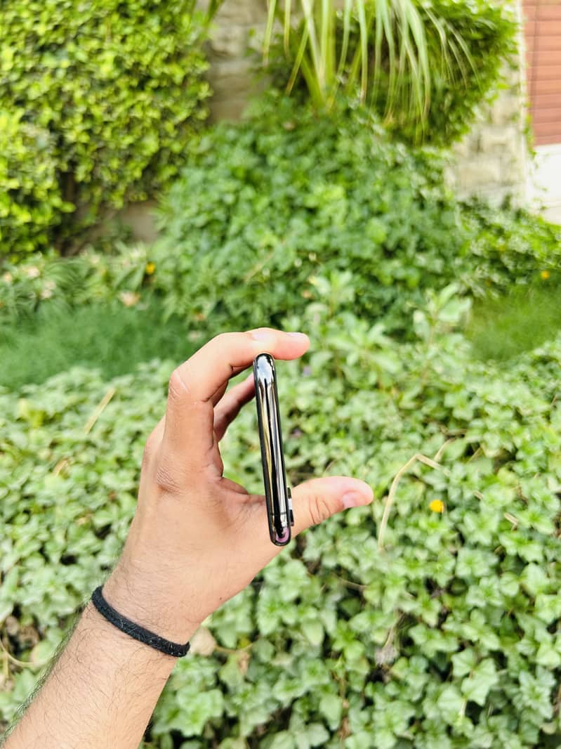 Iphone Xs 4