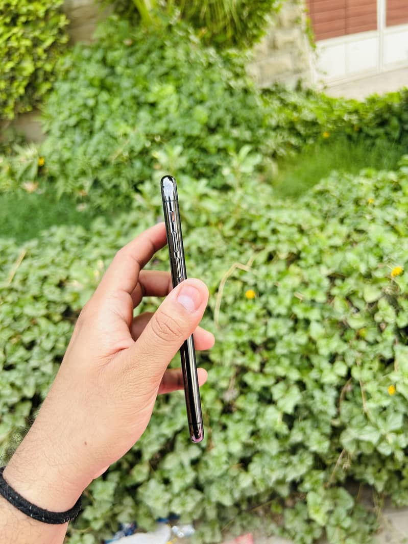Iphone Xs 5