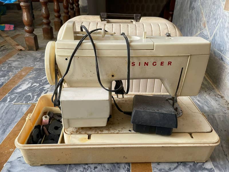 Singer Sewing Machine 2