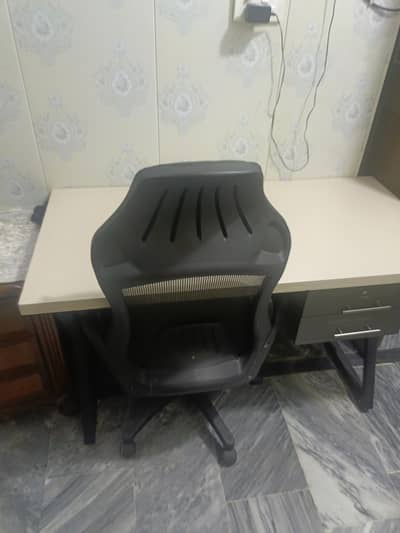 Table chair for sale