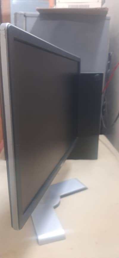 24 inch wide screen monitor