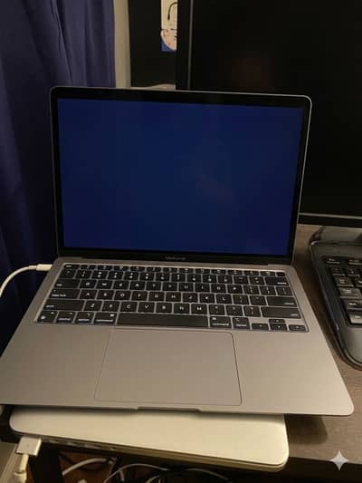 MacBook Air M1 - Display damaged