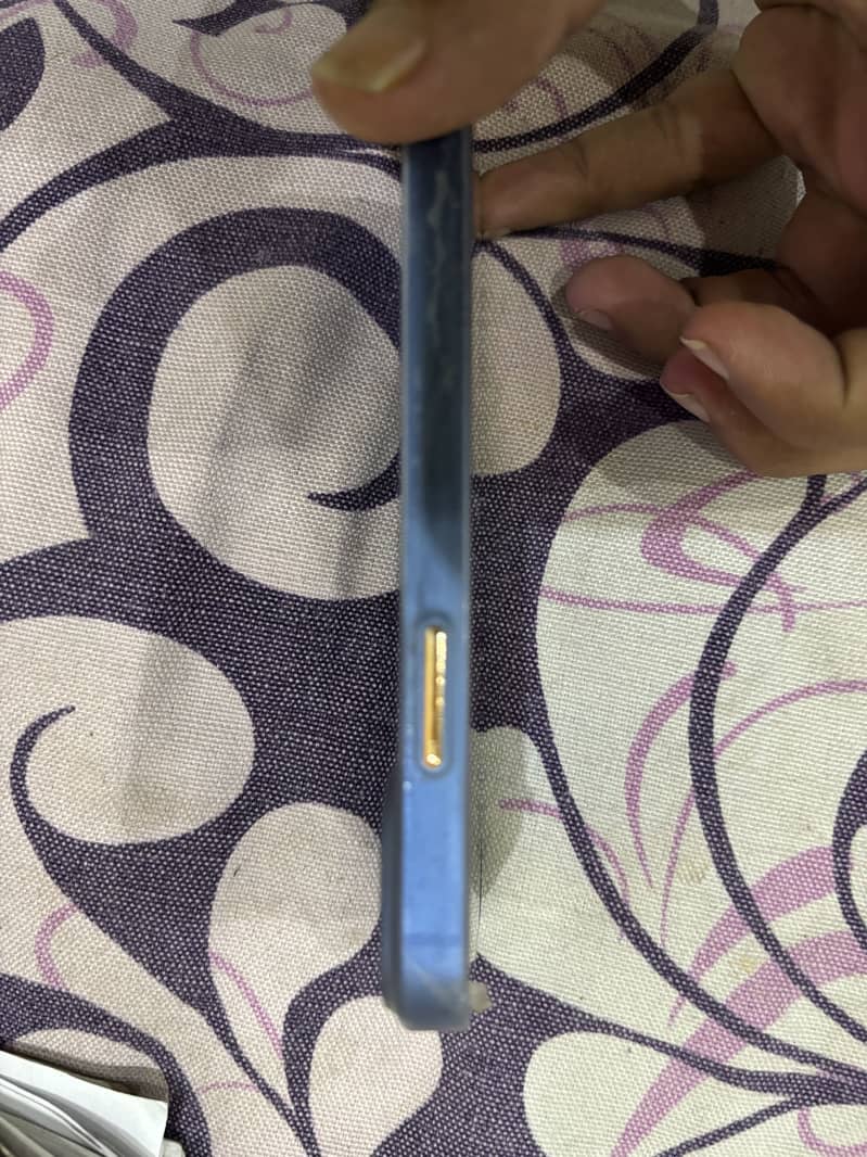 iPhone 13 mini 4