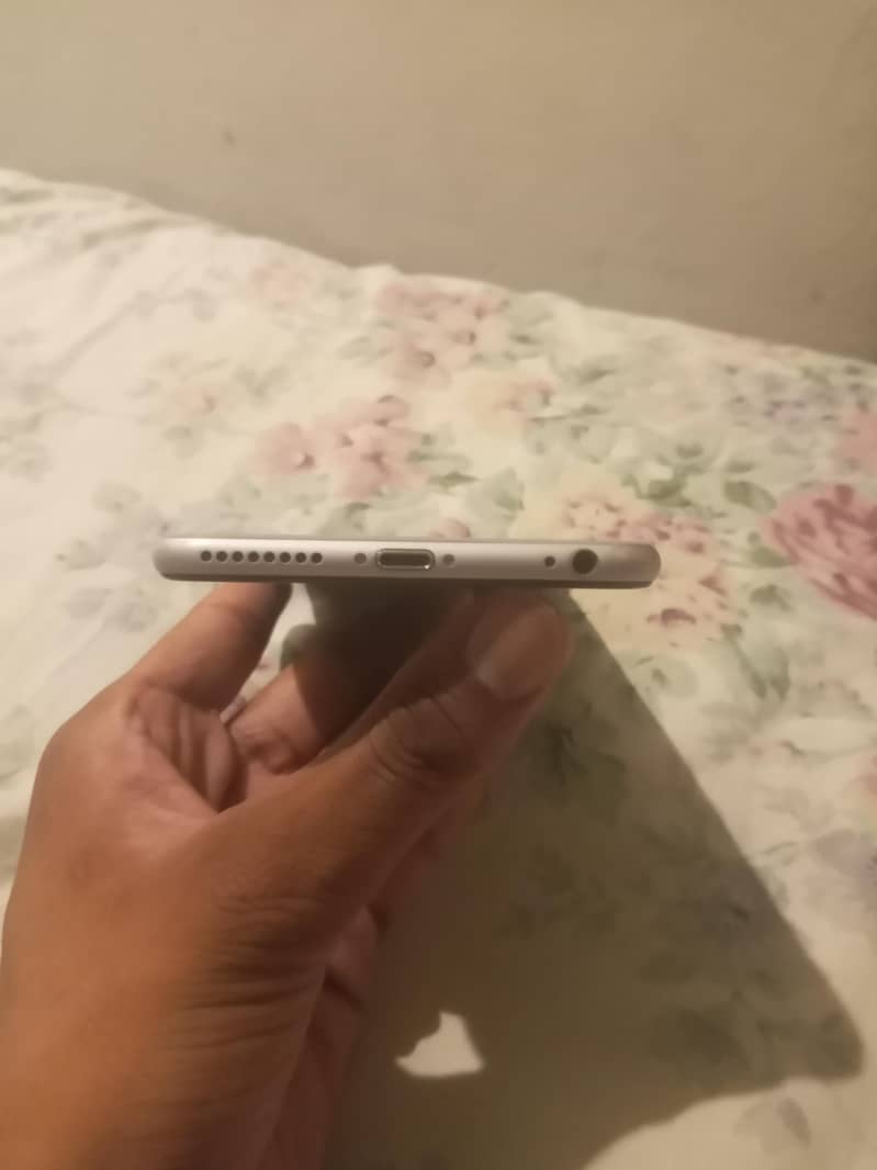 Apple iPhone 6 Plus 3