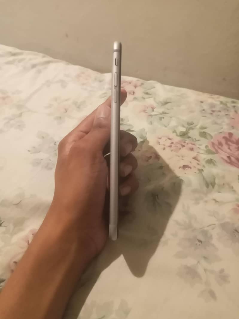 Apple iPhone 6 Plus 5