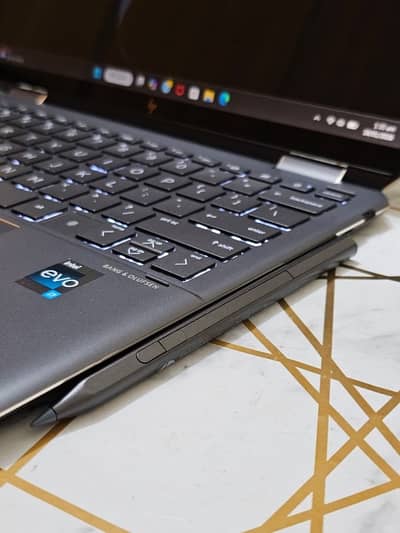 hp spectre 12 generation with box