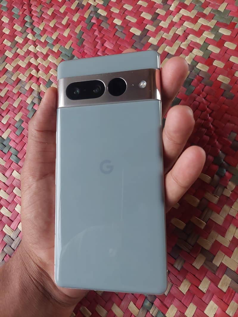 Google Pixel 7 pro 2