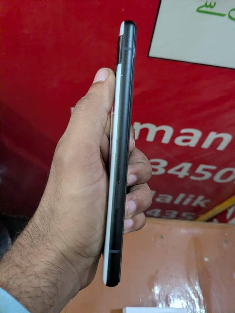 Google pixel 6A 1