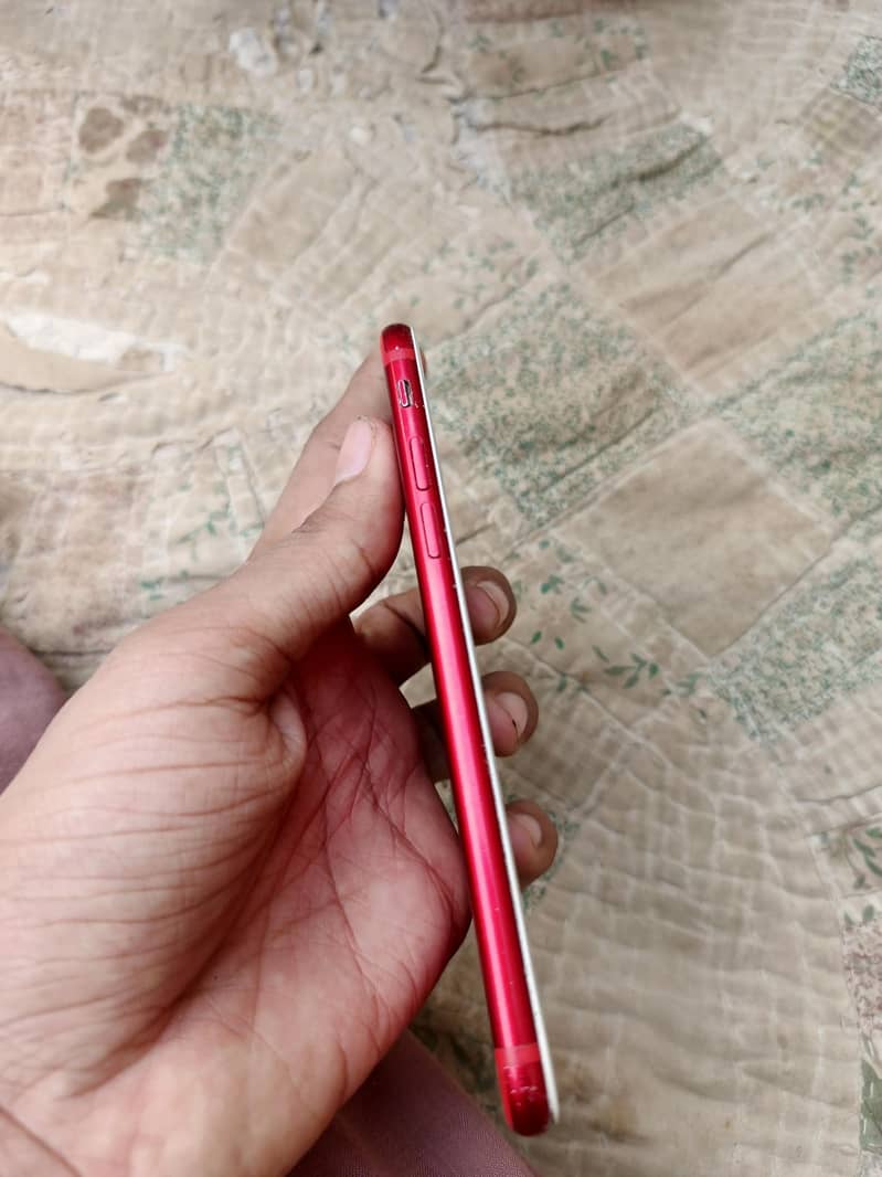 Apple iPhone 7 3