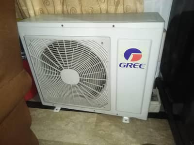 2 ton gree non inverter AC