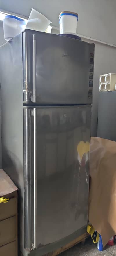 Dawlance fridge 16 ft in good condition
