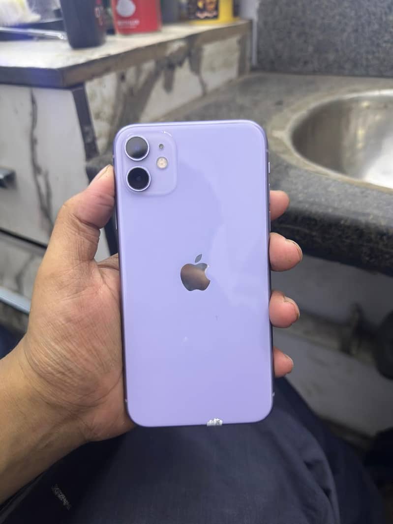 Apple iPhone 11 4
