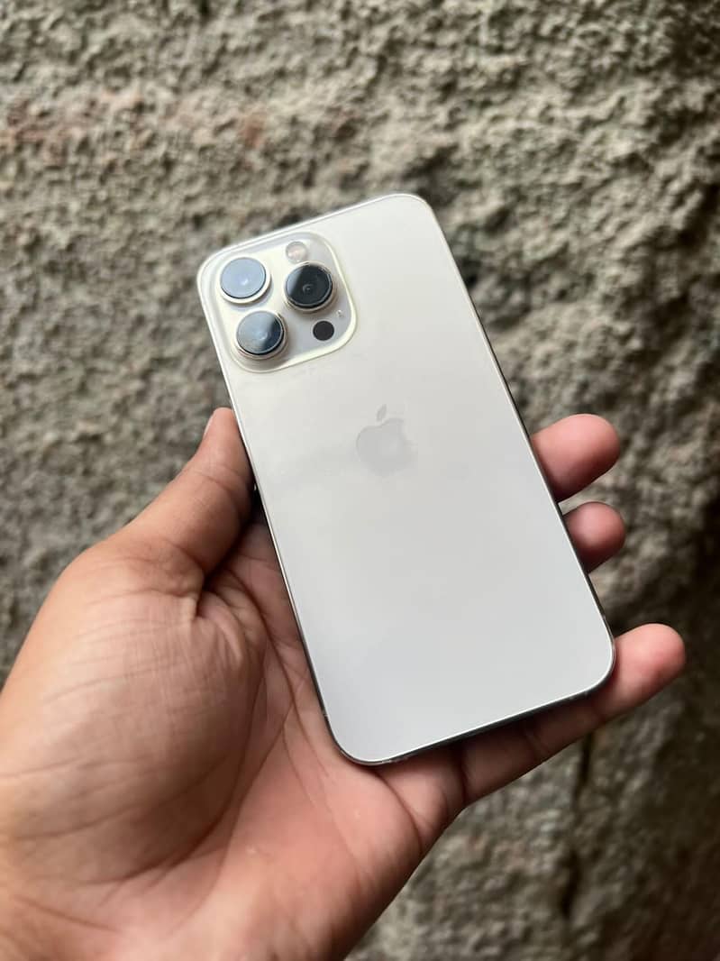 Iphone 13pro with box 5