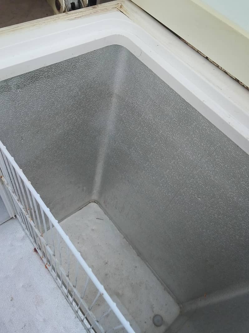 Waves deep freezer 4
