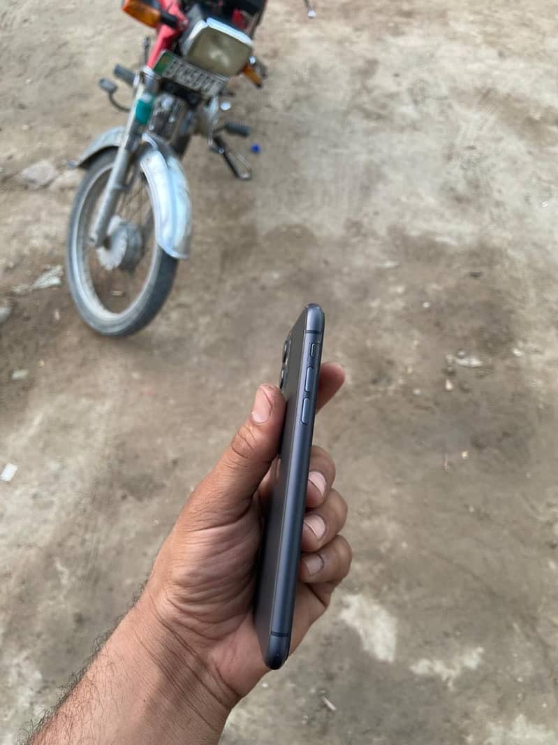 Apple iPhone 11 1